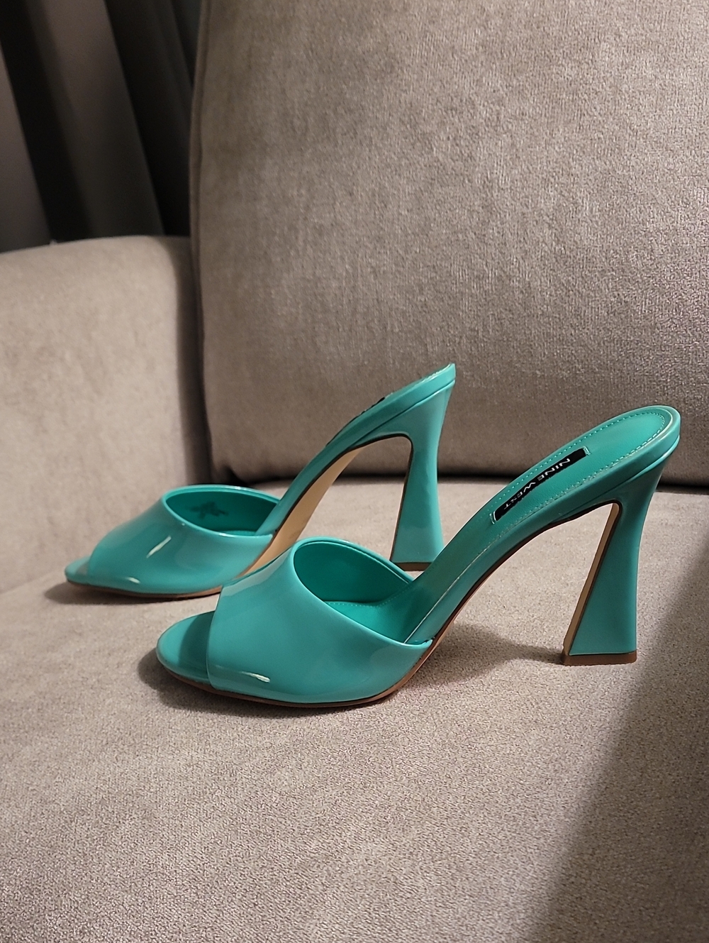 Nine West Womenโs Teal/green 4" Open-Toe High Heel Mules